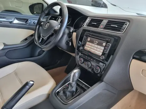 VOLKSWAGEN Jetta 2.0 4P TSI HIGHLINE 211 CV AUTOMTICO, Foto 9