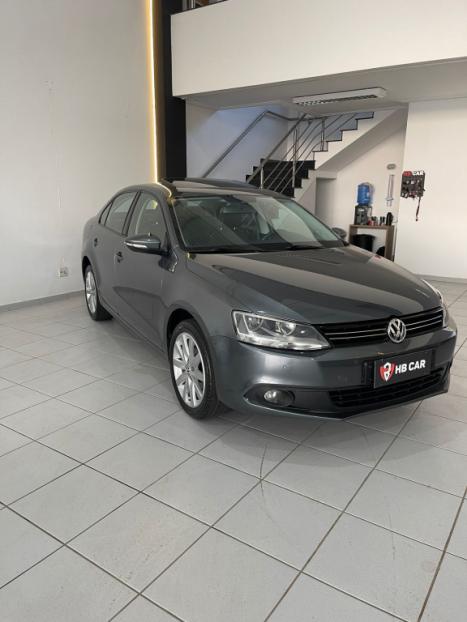 VOLKSWAGEN Jetta 2.0 4P CONFORTLINE TIPTRONIC AUTOMTICO, Foto 2
