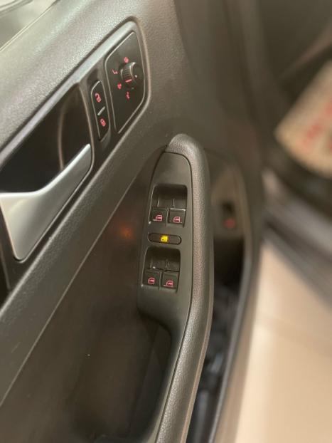 VOLKSWAGEN Jetta 2.0 4P CONFORTLINE TIPTRONIC AUTOMTICO, Foto 13