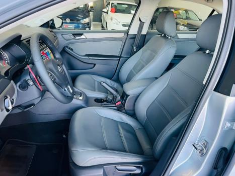 VOLKSWAGEN Jetta 2.0 4P FLEX CONFORTLINE TIPTRONIC AUTOMTICO, Foto 17