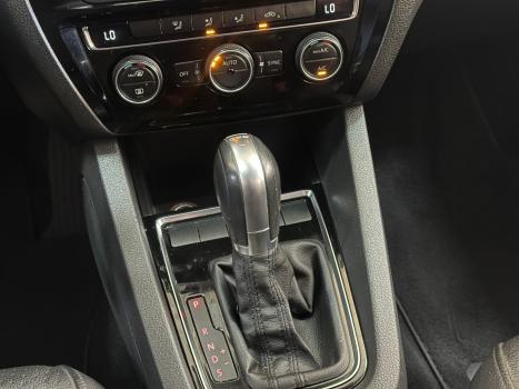 VOLKSWAGEN Jetta 2.0 4P TSI HIGHLINE 211 CV AUTOMTICO, Foto 9