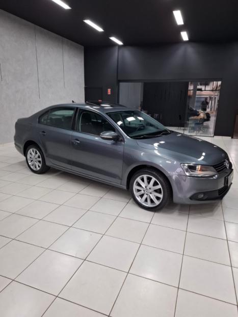 VOLKSWAGEN Jetta 2.0 4P CONFORTLINE TIPTRONIC AUTOMTICO, Foto 2