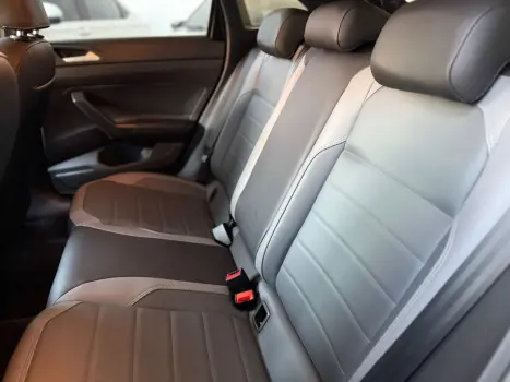 VOLKSWAGEN Nivus 1.0 4P FLEX 200 TSI HIGHLINE TURBO AUTOMTICO, Foto 8