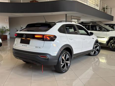 VOLKSWAGEN Nivus 1.0 4P FLEX 200 TSI HIGHLINE TURBO AUTOMTICO, Foto 3