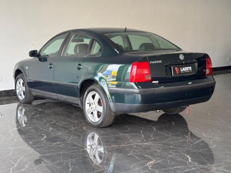 VOLKSWAGEN Passat 1.8 20V 4P, Foto 4