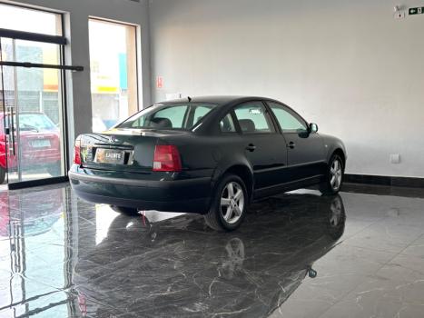 VOLKSWAGEN Passat 1.8 20V 4P, Foto 6