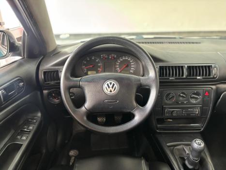 VOLKSWAGEN Passat 1.8 20V 4P, Foto 9
