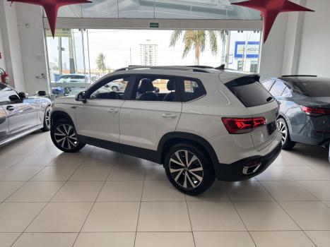 VOLKSWAGEN Taos 1.4 16V 4P FLEX 250 TSI HIGHLINE AUTOMTICO, Foto 4