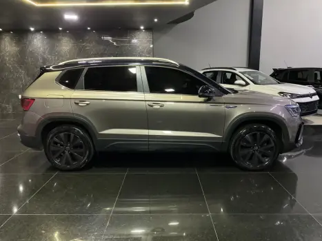 VOLKSWAGEN Taos 1.4 16V 4P FLEX 250 TSI HIGHLINE AUTOMTICO, Foto 9