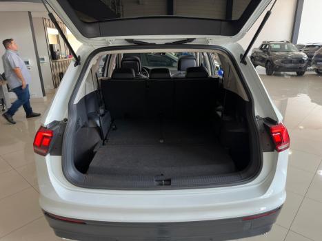 VOLKSWAGEN Tiguan 1.4 250 TSI TOTAL FLEX ALLSPACE COMFORTLINE TURBO AUTOMTICO TIPTRONIC, Foto 17