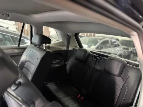 VOLKSWAGEN Tiguan 1.4 250 TSI TOTAL FLEX ALLSPACE COMFORTLINE TURBO AUTOMTICO TIPTRONIC, Foto 6