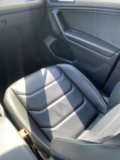 VOLKSWAGEN Tiguan 1.4 250 TSI TOTAL FLEX ALLSPACE COMFORTLINE TURBO AUTOMTICO TIPTRONIC, Foto 9