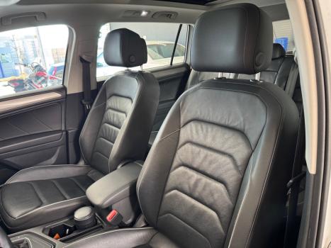 VOLKSWAGEN Tiguan 1.4 250 TSI TOTAL FLEX ALLSPACE COMFORTLINE TURBO AUTOMTICO TIPTRONIC, Foto 9