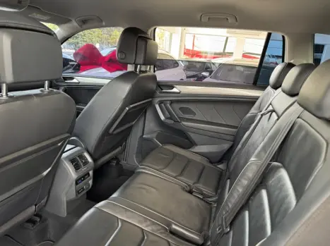 VOLKSWAGEN Tiguan 1.4 250 TSI TOTAL FLEX ALLSPACE COMFORTLINE TURBO AUTOMTICO TIPTRONIC, Foto 9