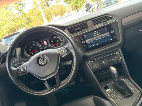VOLKSWAGEN Tiguan 1.4 250 TSI TOTAL FLEX ALLSPACE COMFORTLINE TURBO AUTOMTICO TIPTRONIC, Foto 12