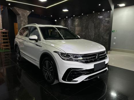 VOLKSWAGEN Tiguan , Foto 2