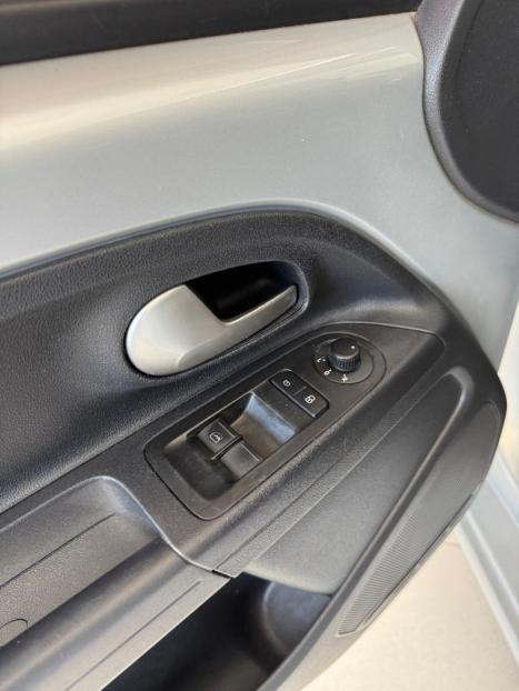 VOLKSWAGEN UP 1.0 12V 4P HIGH FLEX, Foto 13