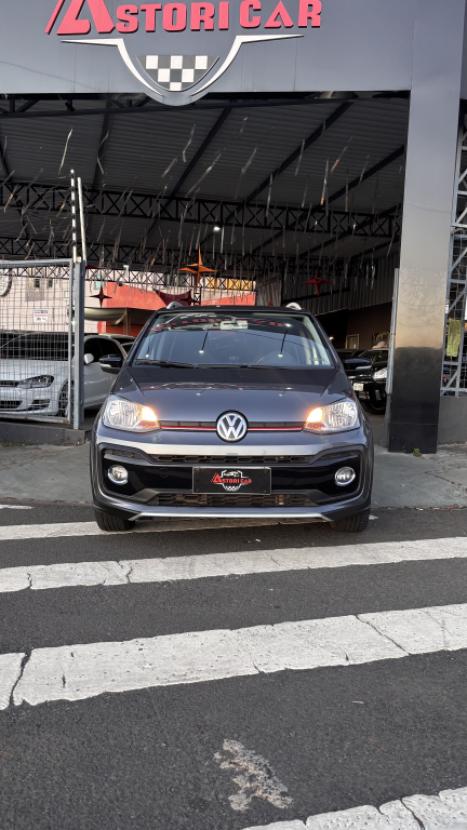 VOLKSWAGEN UP 1.0 4P FLEX 170 TSI XTREME, Foto 3