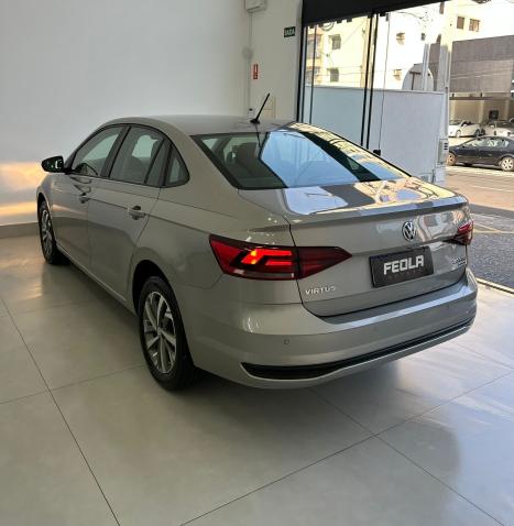 VOLKSWAGEN Virtus 1.0 4P 200 TSI FLEX COMFORTLINE AUTOMTICO, Foto 4