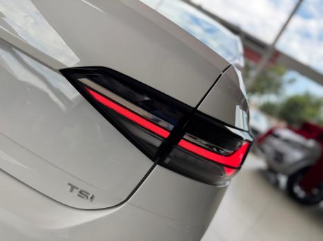 VOLKSWAGEN Virtus 1.0 4P 200 TSI FLEX COMFORTLINE AUTOMTICO, Foto 8