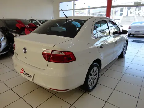 VOLKSWAGEN Voyage 1.0 4P FLEX, Foto 2