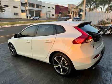 VOLVO V40 2.0 4P T4 KINETIC TURBO AUTOMTICO, Foto 4