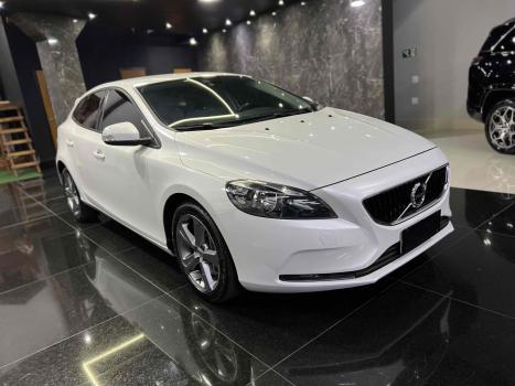 VOLVO V40 , Foto 2