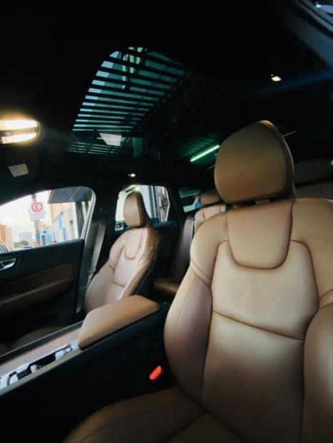 VOLVO XC60 2.0 16V 4P FLEX T8 RECHARGE HBRIDO ULTIMATE DARK AWD TURBO GEARTRONIC AUTOMTICO, Foto 16