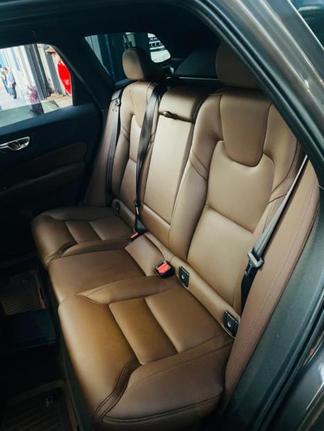 VOLVO XC60 2.0 16V 4P FLEX T8 RECHARGE HBRIDO ULTIMATE DARK AWD TURBO GEARTRONIC AUTOMTICO, Foto 17