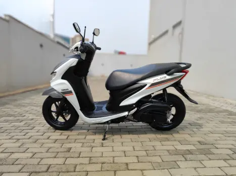 YAMAHA Fluo 125 ABS, Foto 2