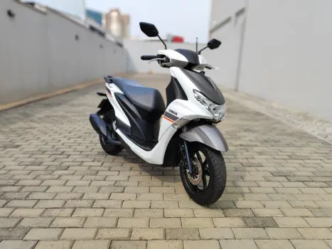 YAMAHA Fluo 125 ABS, Foto 3