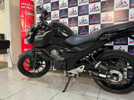 YAMAHA FZ 15 ABS, Foto 4