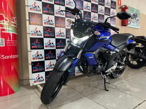 YAMAHA FZ 15 ABS, Foto 3