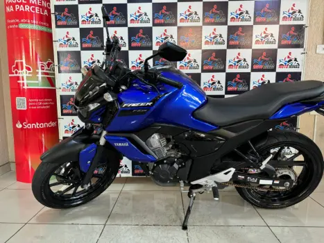 YAMAHA FZ 15 ABS, Foto 2