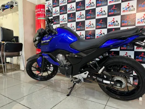 YAMAHA FZ 15 ABS, Foto 4