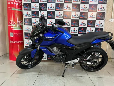 YAMAHA FZ 15 ABS, Foto 1