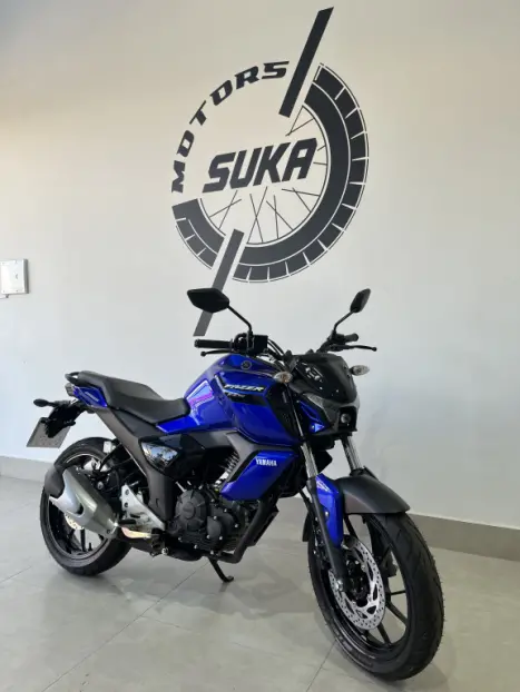 YAMAHA FZ 15 ABS, Foto 2