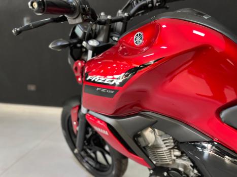 YAMAHA FZ 15 Fazer ABS, Foto 3