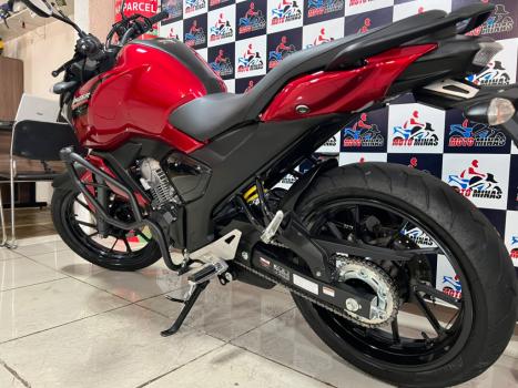 YAMAHA FZ 15 Fazer ABS, Foto 4