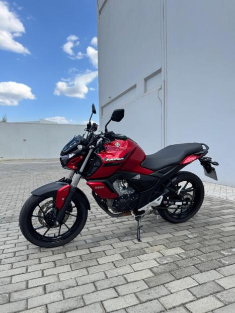 YAMAHA FZ 15 Fazer ABS, Foto 2