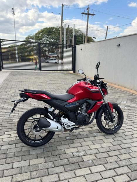 YAMAHA FZ 15 Fazer ABS, Foto 10