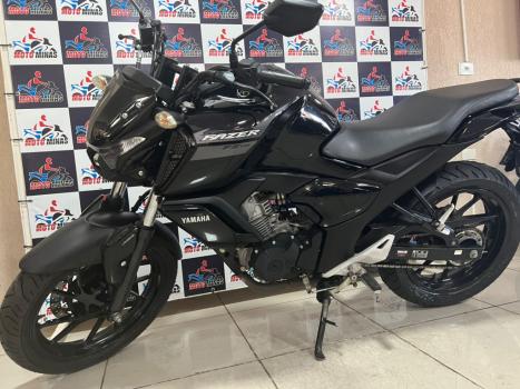 YAMAHA FZ 15 Fazer ABS, Foto 1