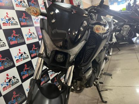 YAMAHA FZ 15 Fazer ABS, Foto 2