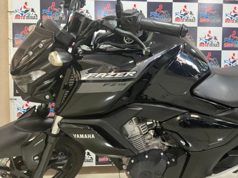 YAMAHA FZ 15 Fazer ABS, Foto 4