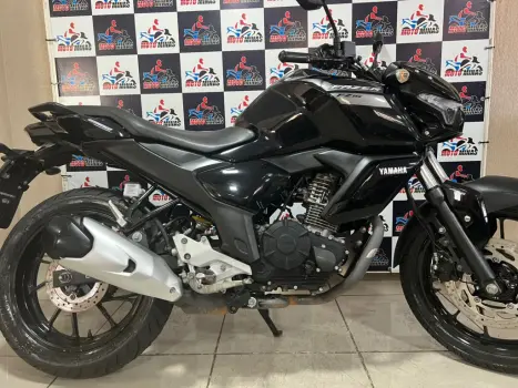 YAMAHA FZ 15 Fazer ABS, Foto 7