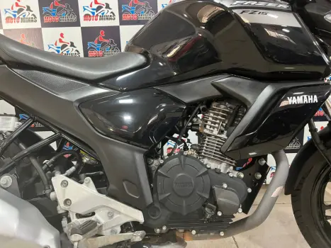 YAMAHA FZ 15 Fazer ABS, Foto 12