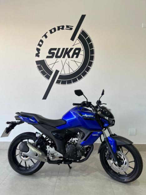 YAMAHA FZ 15 Fazer ABS, Foto 1