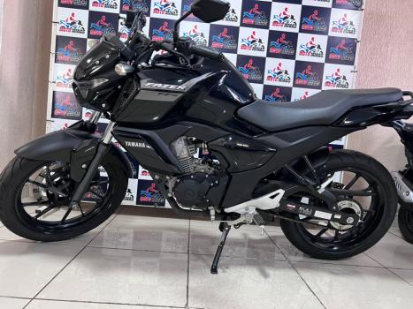 YAMAHA FZ 15 Fazer ABS, Foto 1