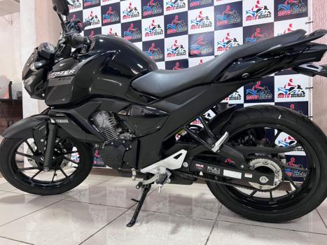 YAMAHA FZ 15 Fazer ABS, Foto 4