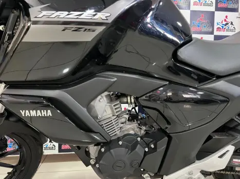 YAMAHA FZ 15 Fazer ABS, Foto 5